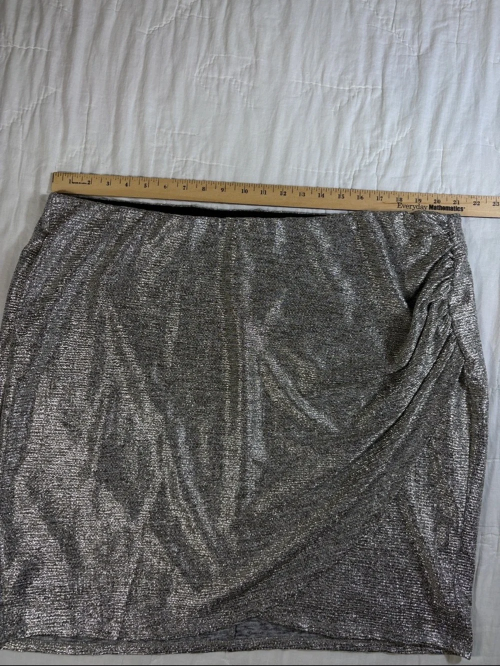 Torrid Silver Metallic Mini Foil Knit Tulip Skirt Plus Size 3 3X 22-24 New - Picture 4 of 10